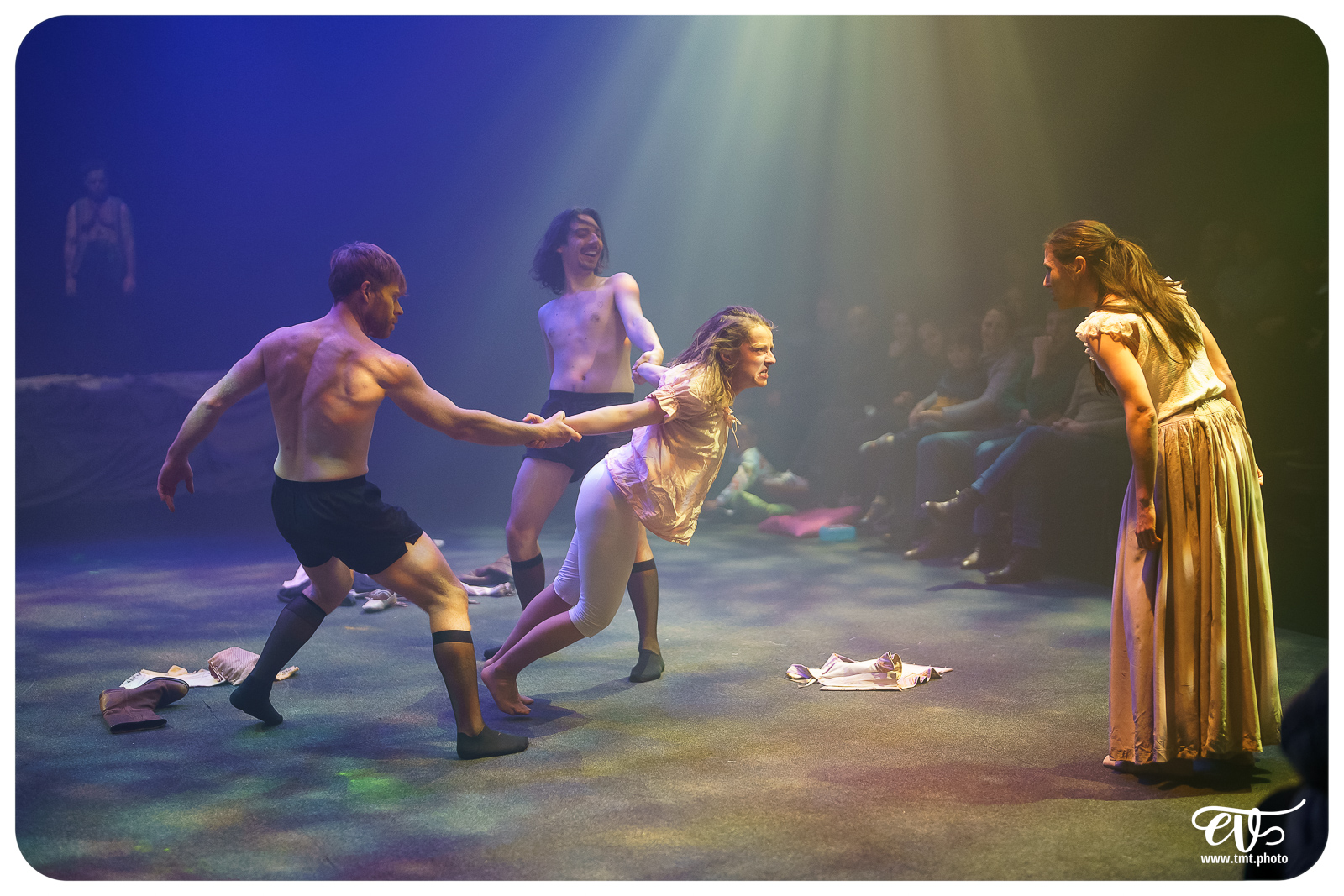 UN SONGE, UNE NUIT, L'ETE (CIE DU MATAMORE)